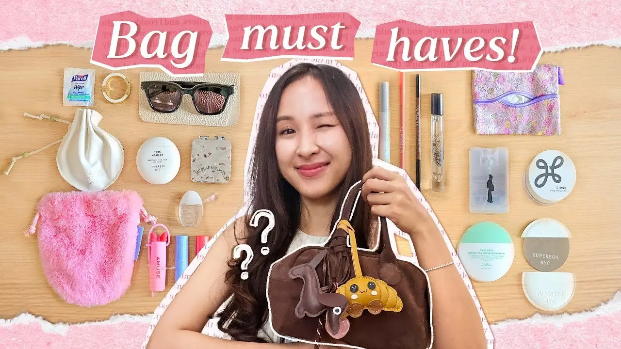 Bag ESSENTIALS to stay ~fresh & cute~ everyday! 🤎👜 (charms, beauty & hygiene)