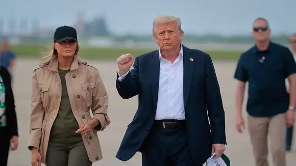 LIVE: Trump and First Lady Participate in Roundtable With First Responders in Texas