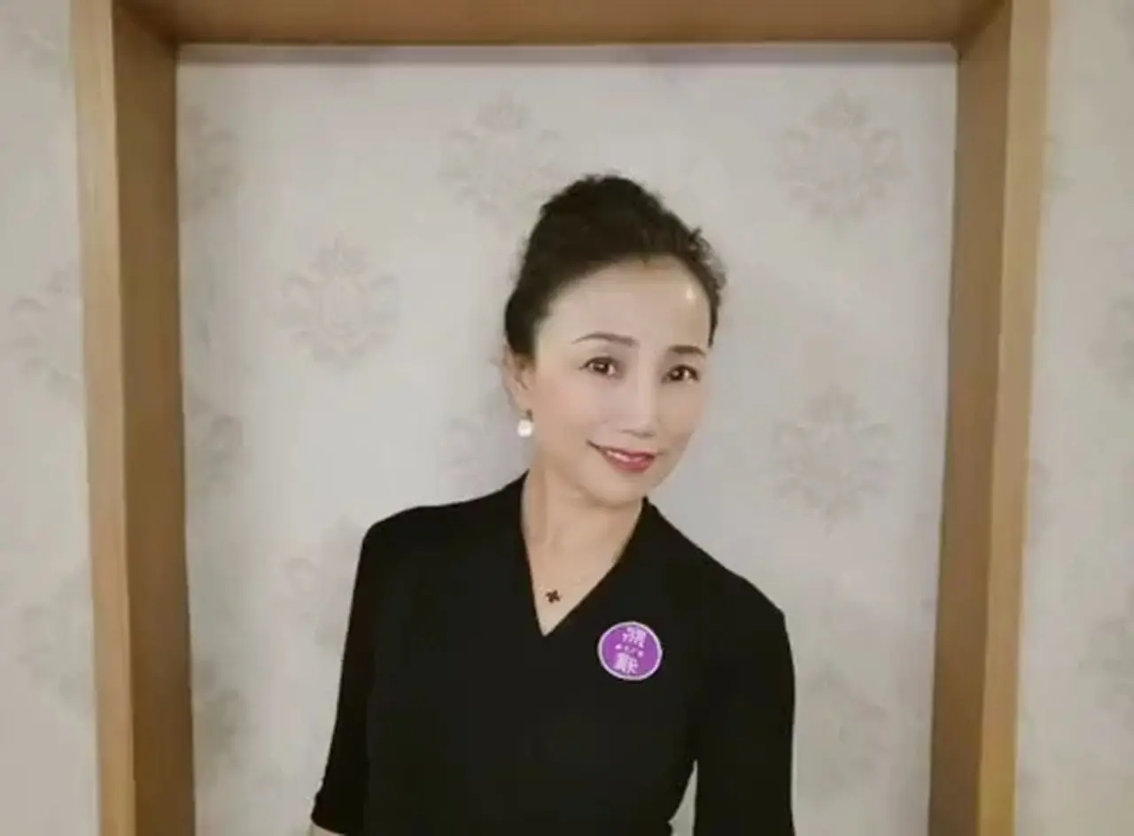 纽约礼仪培训 | 法拉盛礼仪课 | 国际礼仪|形体仪态|气质提升 | 纽约礼仪培训老师 | 女性形体管理 | 仪态训练 | 一对一礼仪