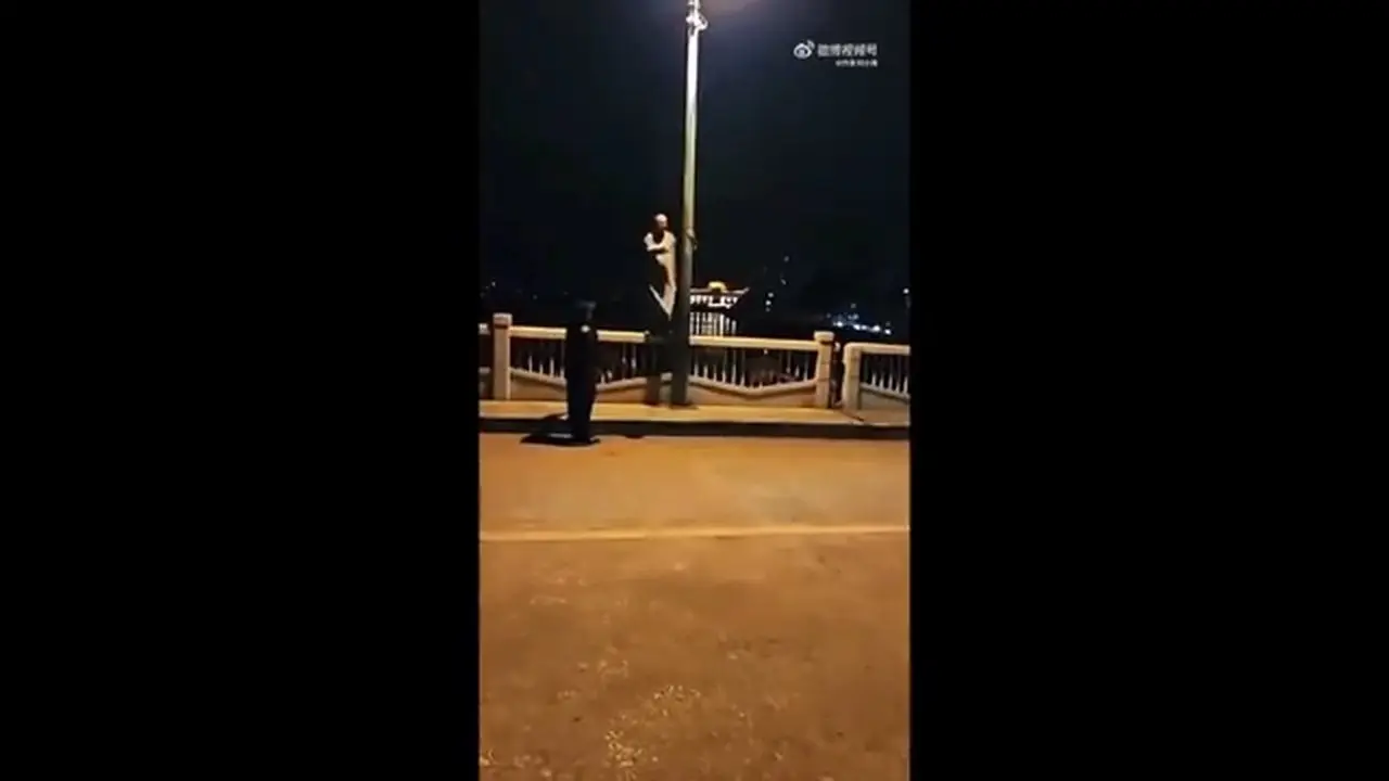 2026年2月4日，廣東吴川僧人反對寺廟商業化被趕出，跳江维权