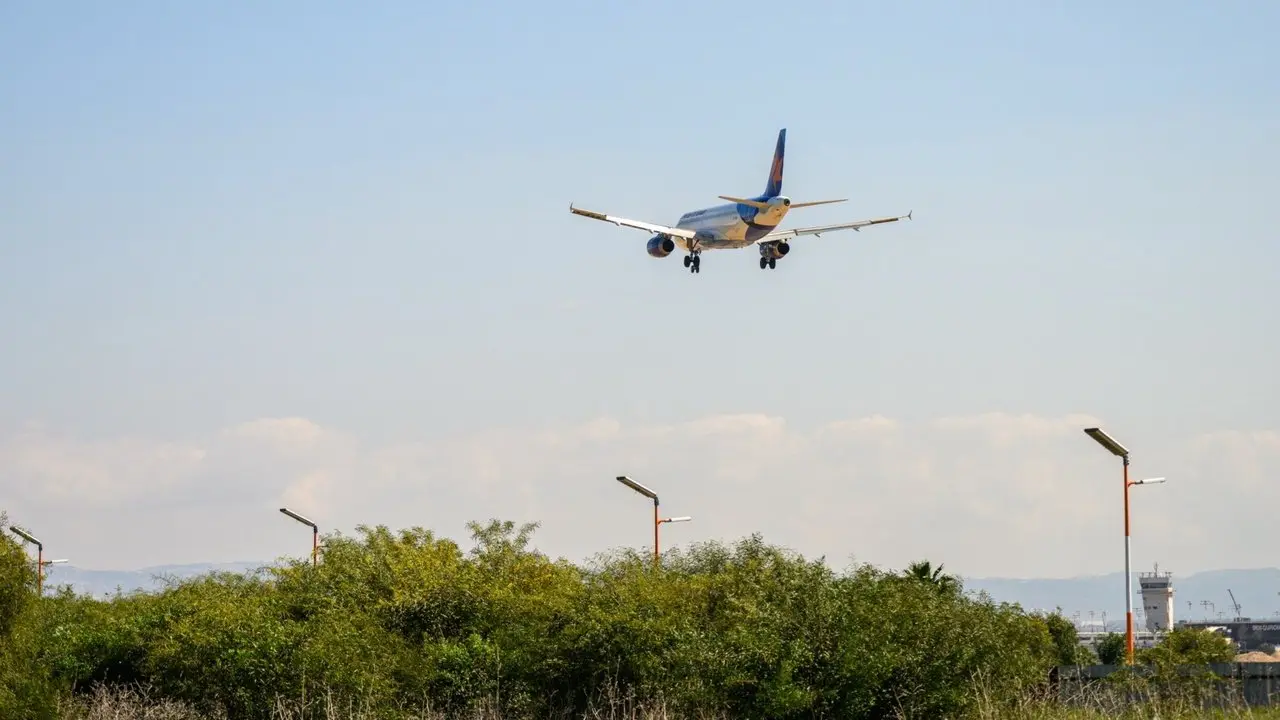 US Urges Citizens in Mideast to Register for Departure; Mideast Countries Vow to Respond After Attack by Iran