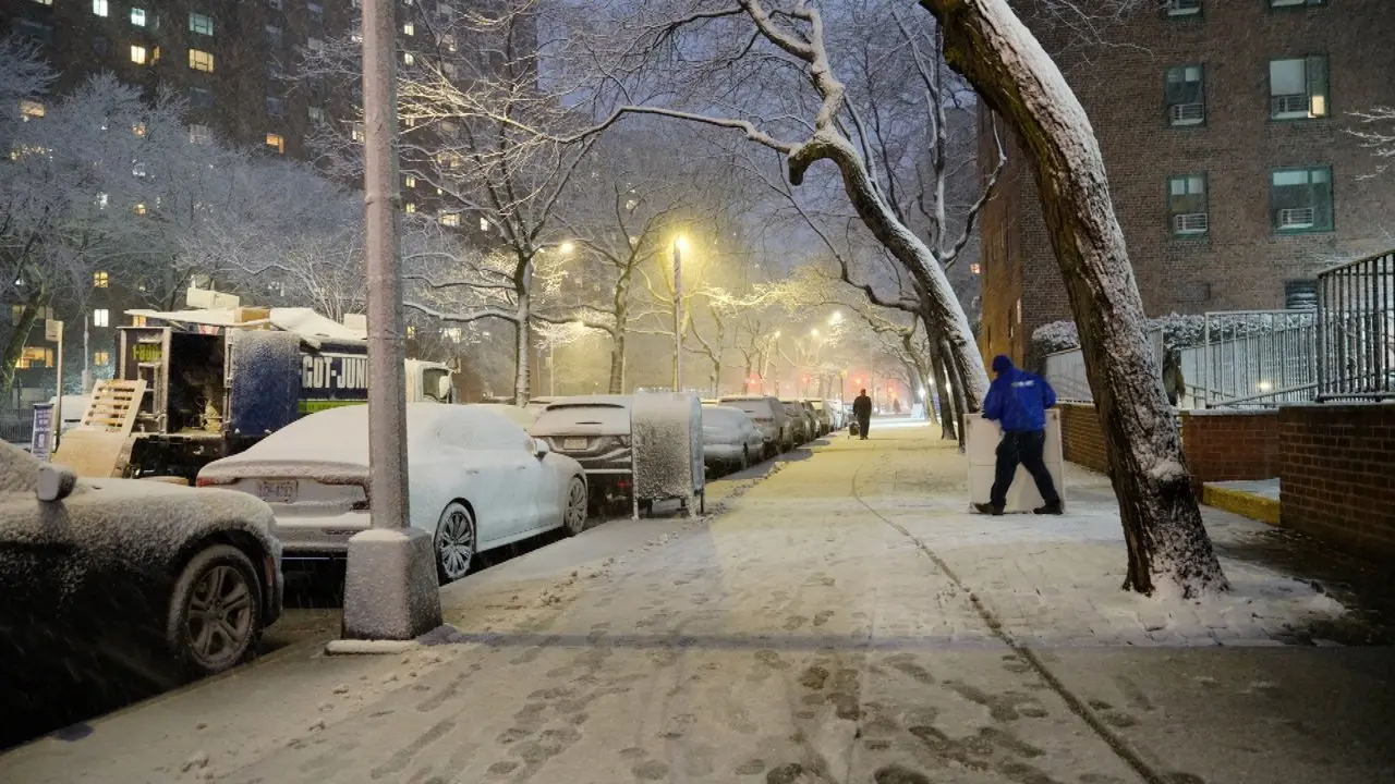 Snowfall Intensifies in Northeast; Violence Flares in Mexico After Top Cartel Leader ‘El Mencho’ Killed by Military