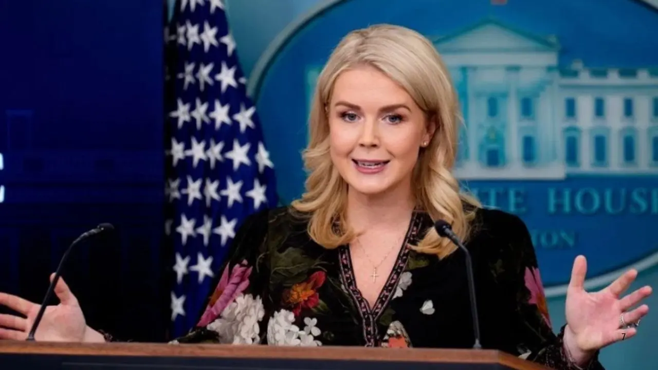 白宮新聞秘書萊維特舉行新聞簡報會