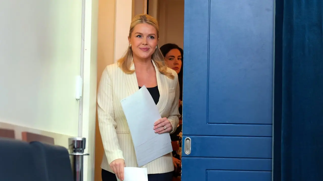 White House Press Secretary Speaks at White House Stakeout (March 6)